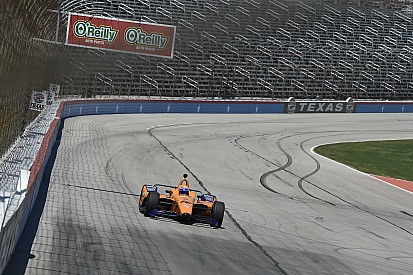 Alonso anda pela primeira vez com carro 2019 da Indy