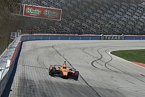 Alonso ya rodó con su nuevo Indycar
