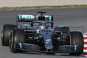 Hamilton weinig positief over Pirelli-banden: "Nog lastiger dan vorig jaar"