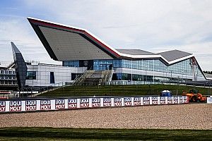 Онлайн. Гран При Великобритании. Первая тренировка