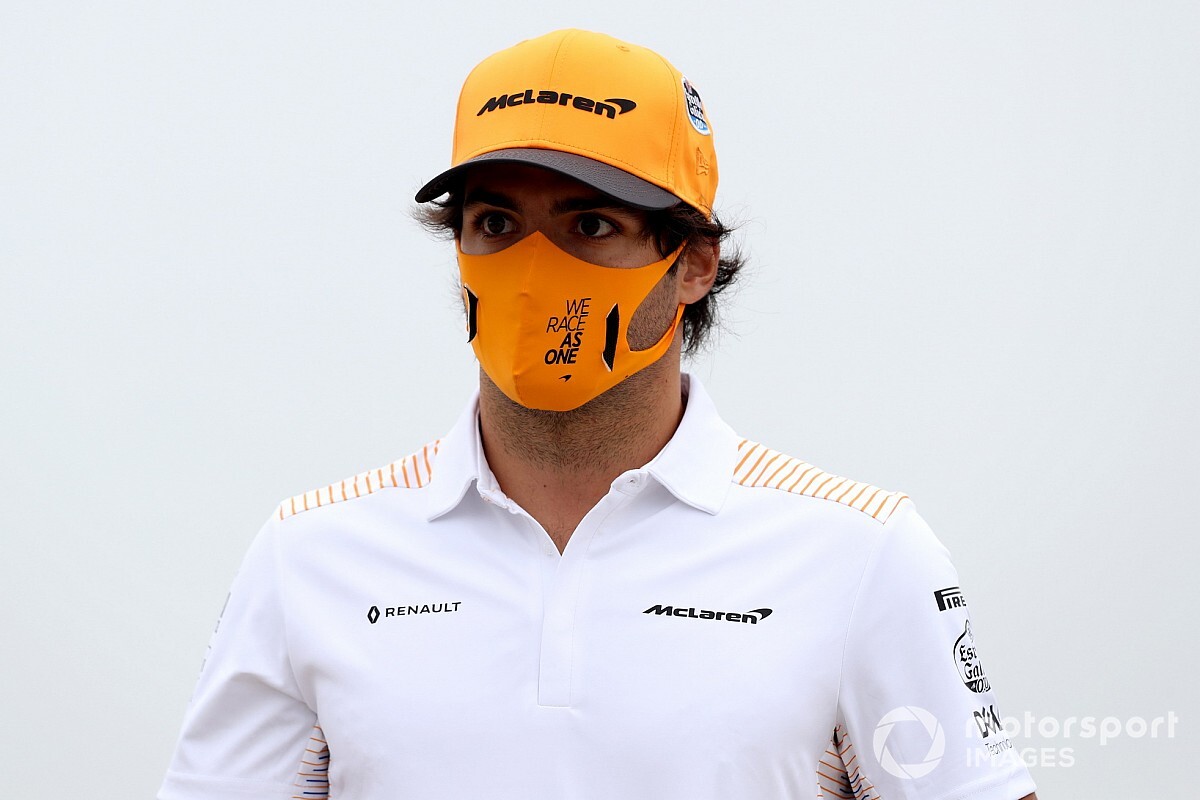 Ini Syarat agar Karier Carlos Sainz Lebih Lama di Ferrari