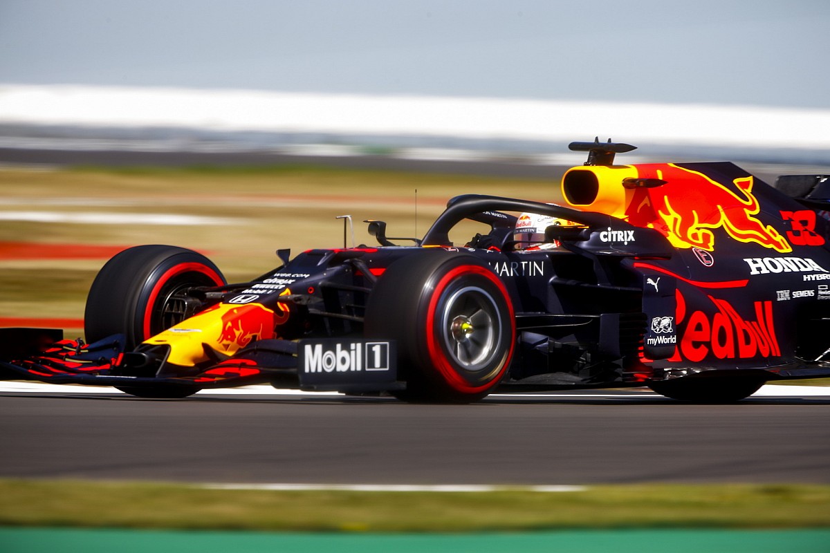 Ферстаппен отобрал у Mercedes победу в Гран При 70-летия Формулы 1