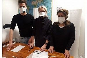 Вместо гоночных шин итальянская компания начала выпускать медицинские маски