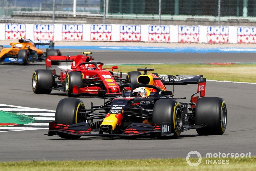 Max Verstappen, Red Bull Racing RB16, Charles Leclerc, Ferrari SF1000, e Lando Norris, McLaren MCL35