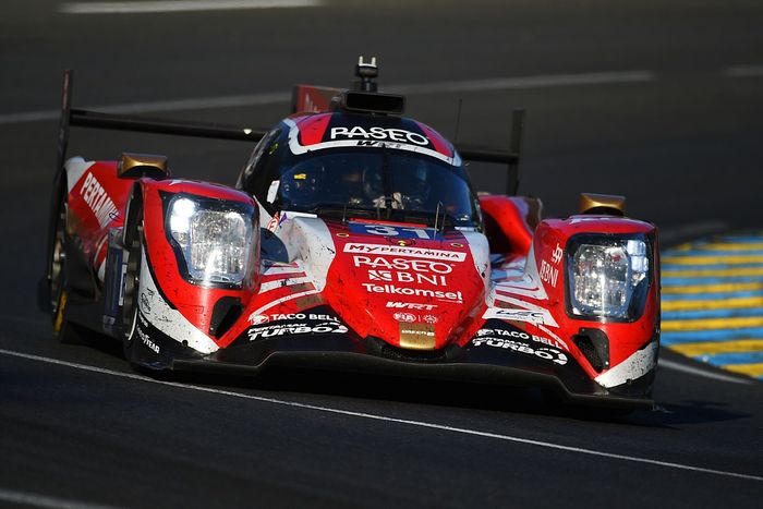 24 uur van Le Mans: Frijns uit de race na een flinke schuiver