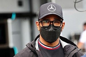 Hamilton odaszúrt a Red Bullnak: „nem a Pirelli a hibás”