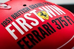Russell, Norris en Leclerc met speciale helmen op Silverstone