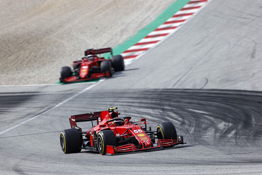 Carlos Sainz Jr., Ferrari SF21, Charles Leclerc, Ferrari SF21