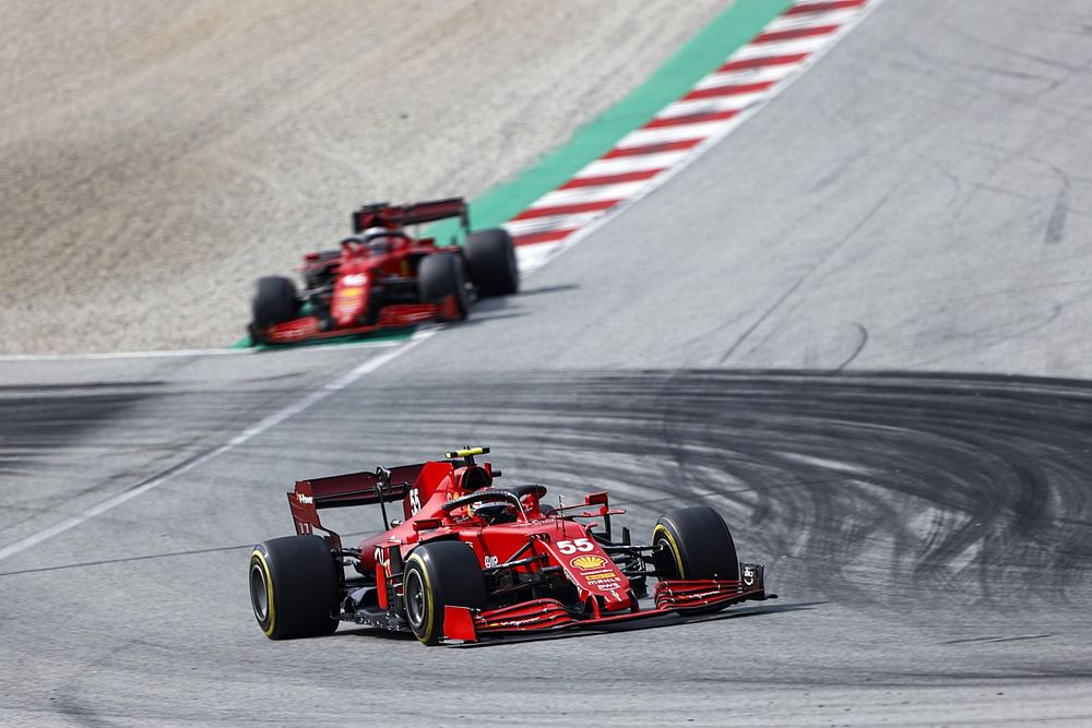 Carlos Sainz Jr., Ferrari SF21, Charles Leclerc, Ferrari SF21