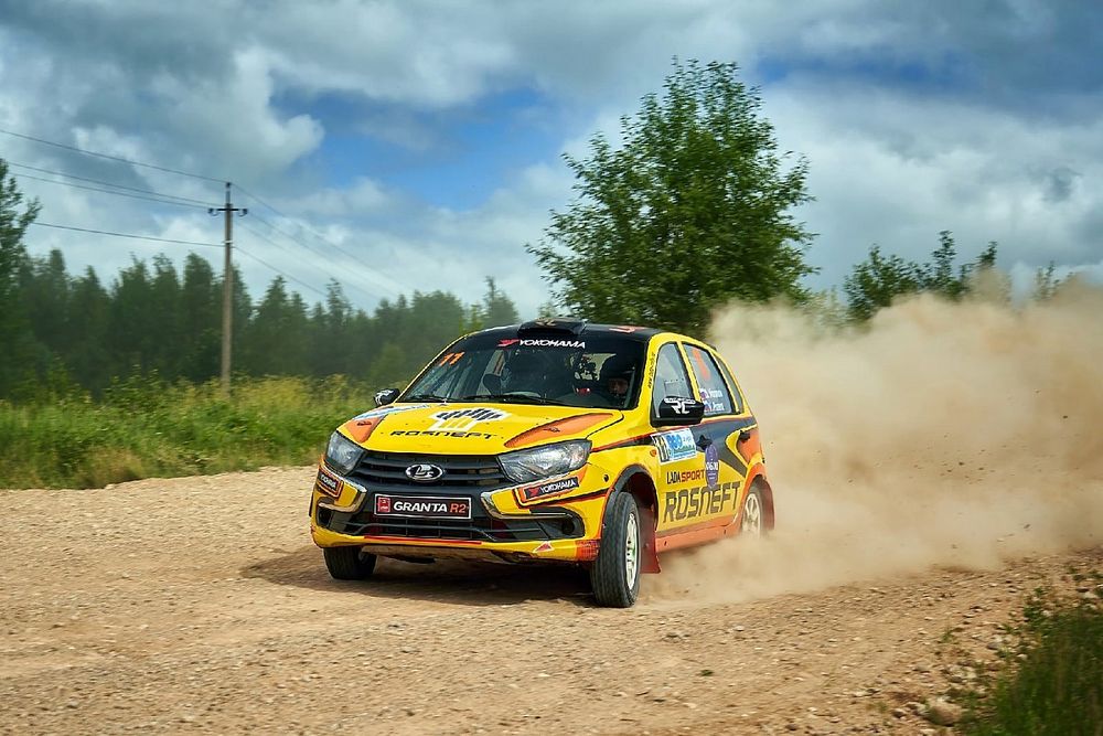 Не только Ф1: в выходные пилоты LADA поборются в ралли «900 озер»