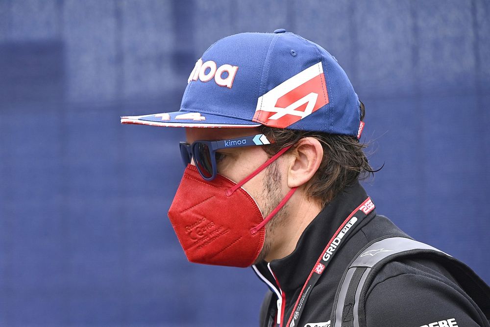 Fernando Alonso, Alpine F1 arriving at the track