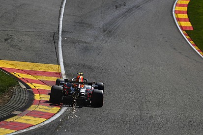 Red Bull quita presión a Albon haciéndole salir antepenúltimo
