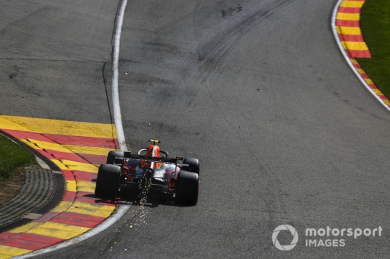 Red Bull quita presión a Albon haciéndole salir antepenúltimo