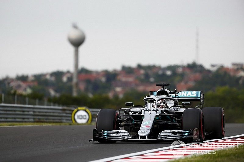 Hamilton voor Verstappen in eerste training Hongaarse Grand Prix