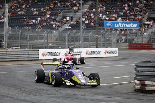 W Series patronu Bond Muir'in F1'e kadın sürücü yerleştirme macerası
