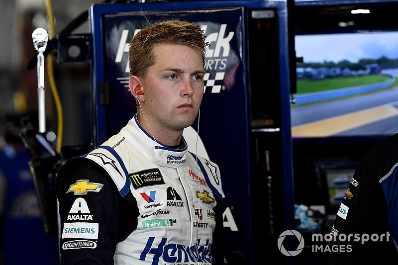 Hendrick defiende a Byron por 'mantenerse firme' contra Busch
