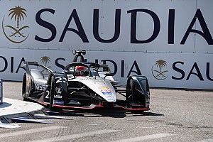 Buemi sikerével és Vergne pechjével elmaradt a bajnokavatás New Yorkban