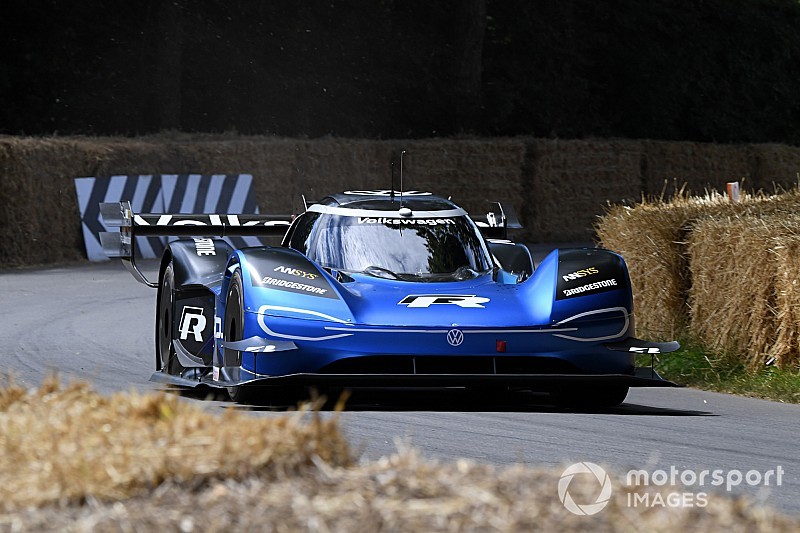Dumas i VW ID. R wygrywają w Goodwood