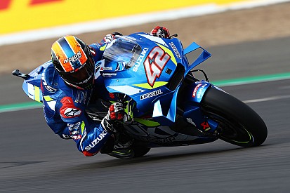 Rins supera Márquez por meia moto e vence em Silversone