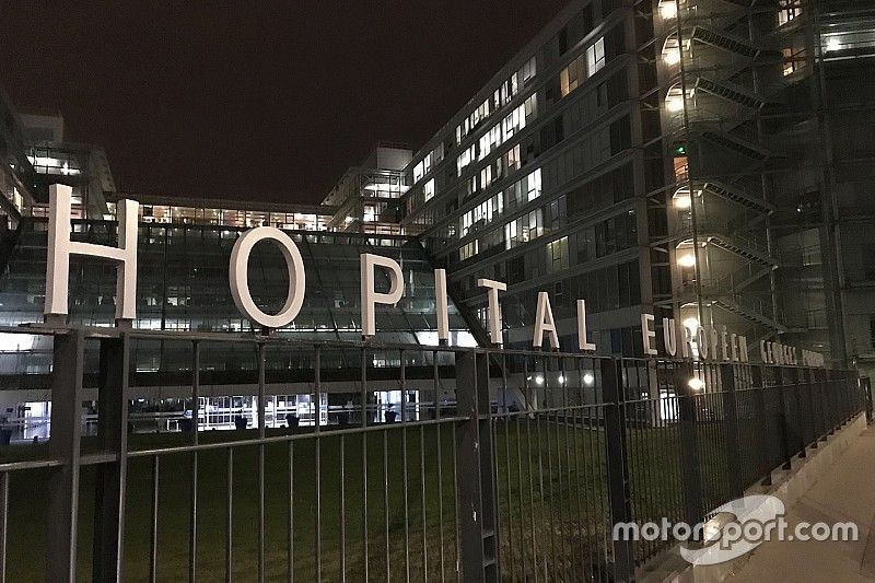 Schumacher dá entrada em hospital de Paris para “tratamento secreto”, diz jornal