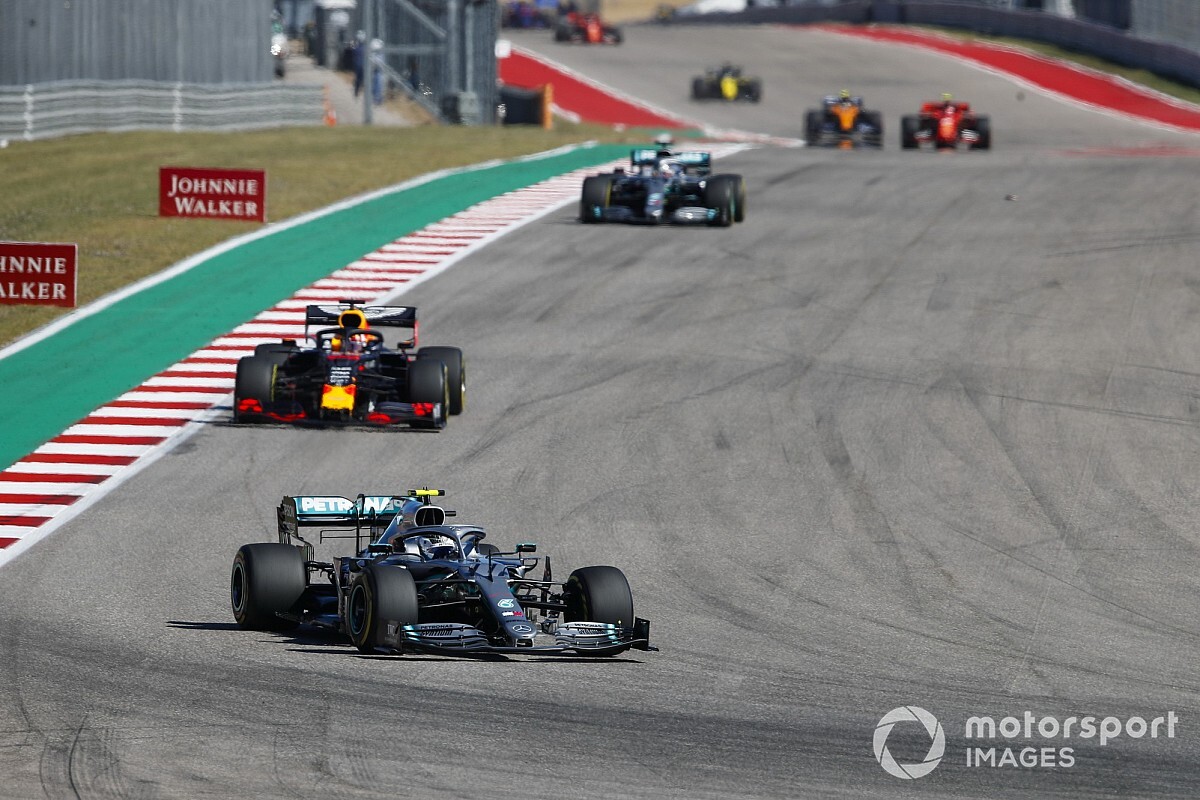 Hamilton: A Hondával hármas csata lehet 2020-ban
