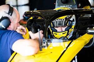 Renault упрекнули в притеснении молодых пилотов ради Алонсо. Босс команды ответил