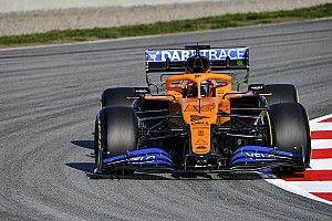 McLaren сняла заставку в стиле восьмидесятых