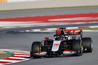 Testupdate 15u: Crash voor Magnussen, Vettel terug in actie