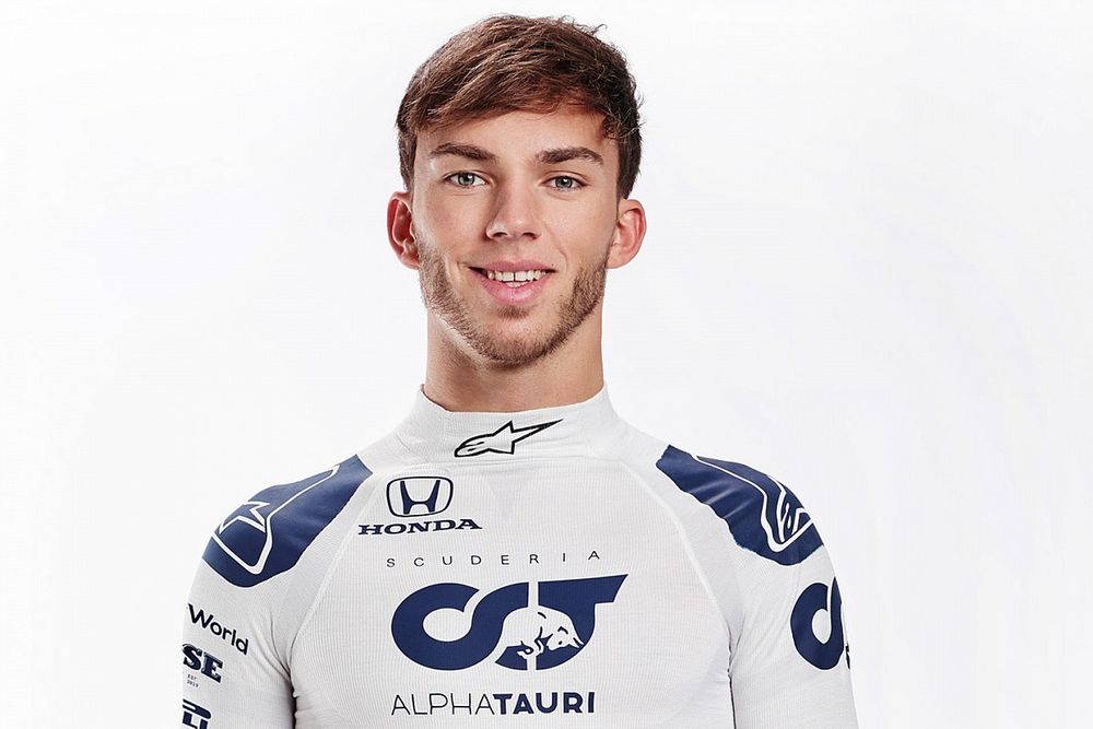 Így gyúr Dubaiban az erkélyen Gasly (képek)