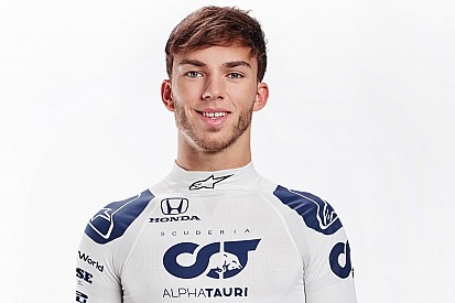 Így gyúr Dubaiban az erkélyen Gasly (képek)