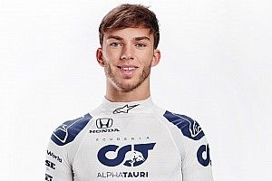 Így gyúr Dubaiban az erkélyen Gasly (képek)