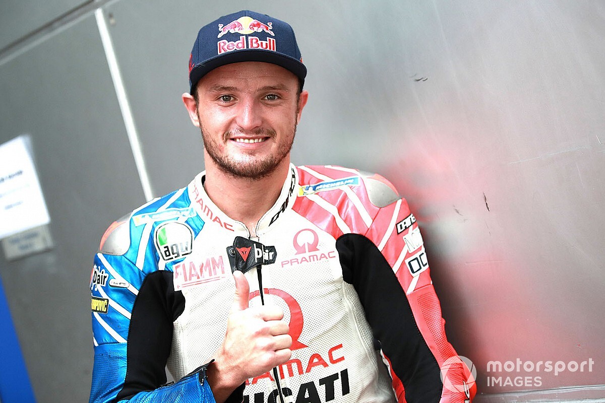 Miller viajó desde Australia y ya está rodando en Montmeló