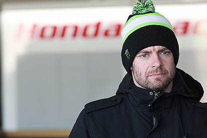 Crutchlow elhalasztotta a bokaműtétjét