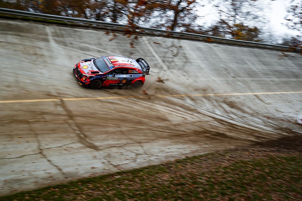 WRC | Rally Monza, PS14: svetta Neuville. Ogier, che rischio!