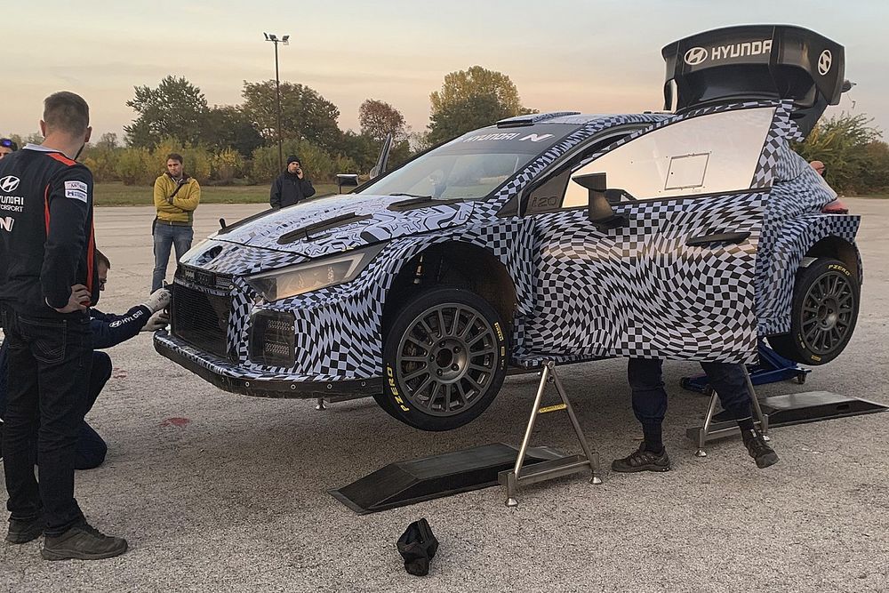 Экипаж Hyundai на тестах WRC упал в реку
