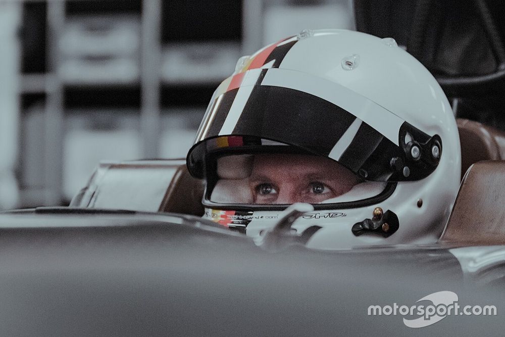 Alasan Vettel Tak Bisa Tes bersama Aston Martin