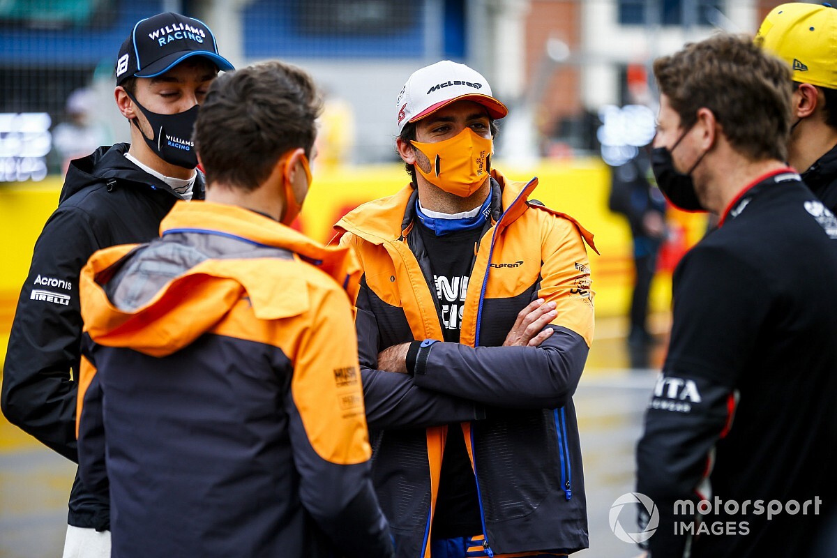 Tes Pramusim Diperpendek, Sainz Akui Akan Sulit Adaptasi dengan Ferrari