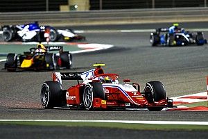 Bahrain F2: Piastri wins second sprint with last-lap pass