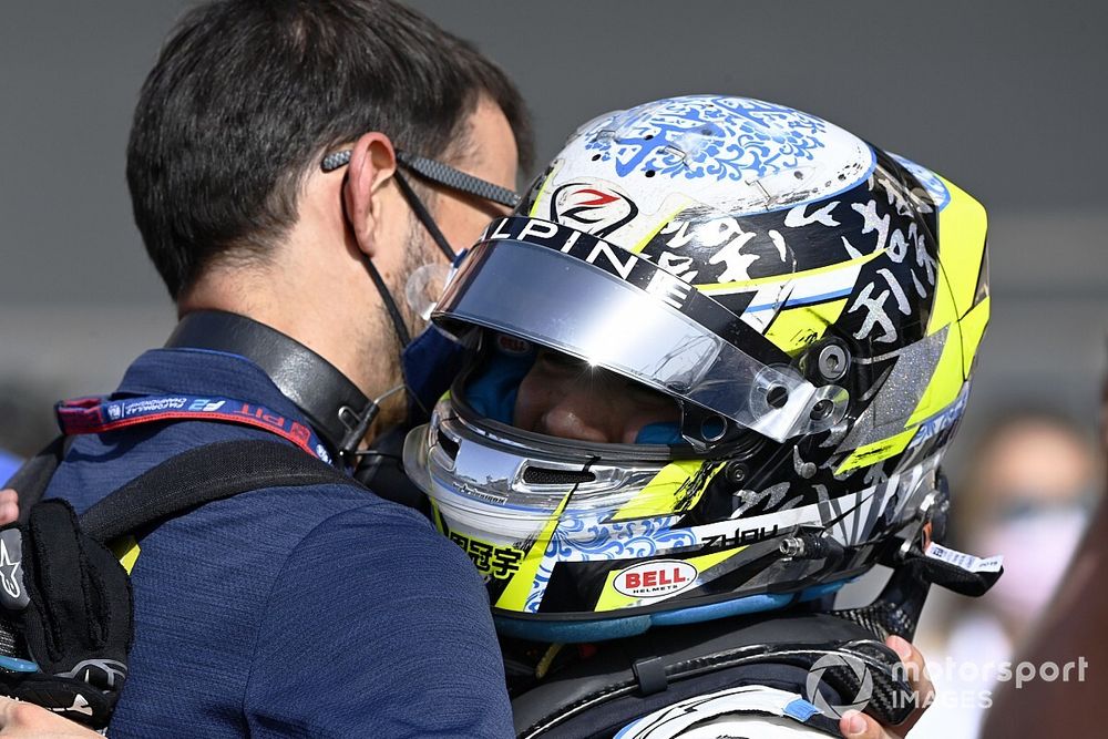 Zhou, 2022'de Williams'a geçebilir mi?