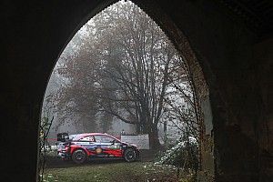 Monza Rallisi kazalar nedeniyle durduruldu