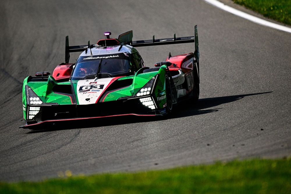 #63 Automobili Lamborghini Squadra Corse Lamborghini SC63: Romain Grosjean, Daniil Kvyat