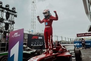 F1 Academy - Maya Weug, casi perfecta en Singapur, tendr&aacute; opciones de t&iacute;tulo