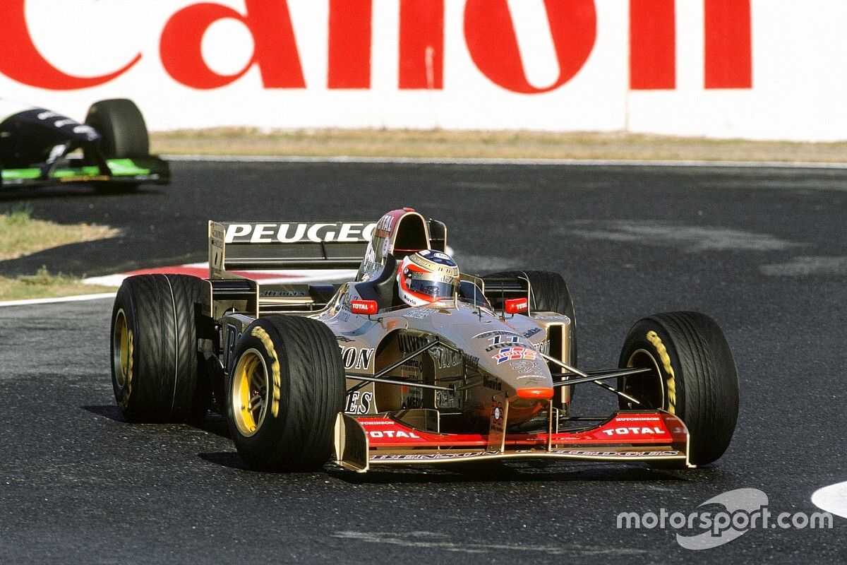 Emiatt nem beszél Ron Dennis Barrichellóval