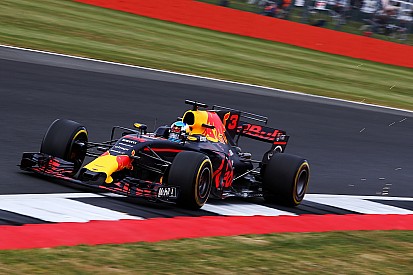 Múltiples cambios en el motor de Ricciardo antes de la carrera