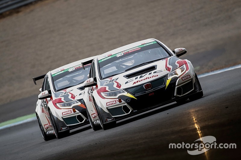 A Motegi dominano le Honda Civic TCR al debutto