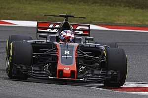 Gridstraffen voor Grosjean en Palmer, Verstappen schuift op naar P17