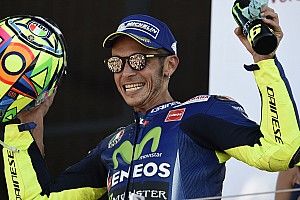 Rossi recebe alta do hospital após cirurgia na perna