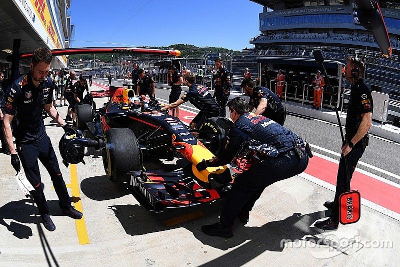 Red Bull investiga la "muy extraña" avería de Ricciardo