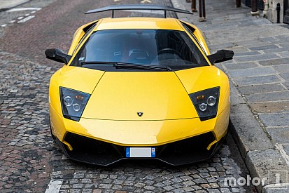 Photos - Une Lamborghini Murciélago SV seule à Paris