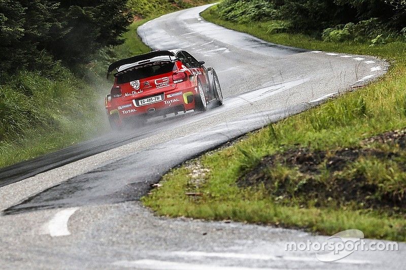 Citroen quiere que Loeb haga ahora un test sobre tierra (vídeo)